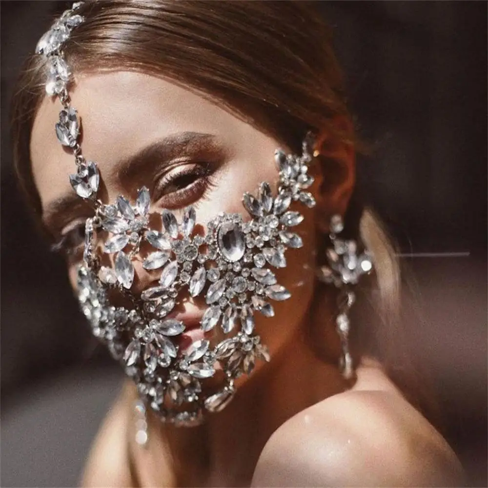 Sexy Exaggerated Rhinestone Ladies Fashion Mask Halloween Shiny Crystal Masquerade Mask Party Jewelry Accessories Face Chain