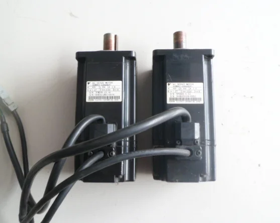 SGMAH-04AAA41 используется один, серводвигатель, хорошо работает