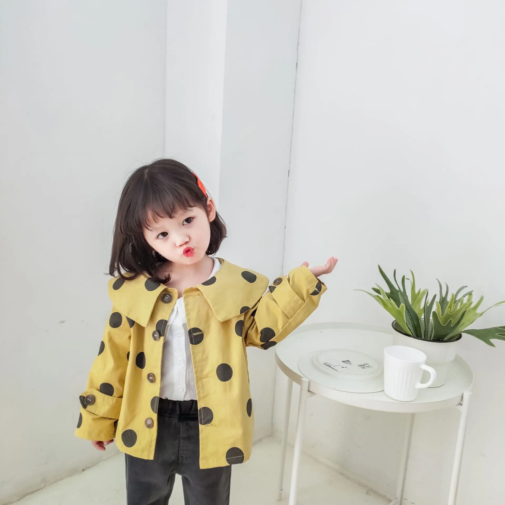 Куртки для маленьких девочек 2, 3, 4, 5, 6 лет, корейская модная куртка в горошек для девочек, демисезонная детская одежда, пальто, верхняя одежда для маленьких девочек