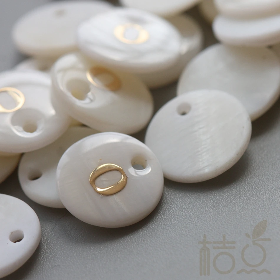 

Natural Shell with Gold Alphabet Charm - Alphabet - Letter - Round 11mm