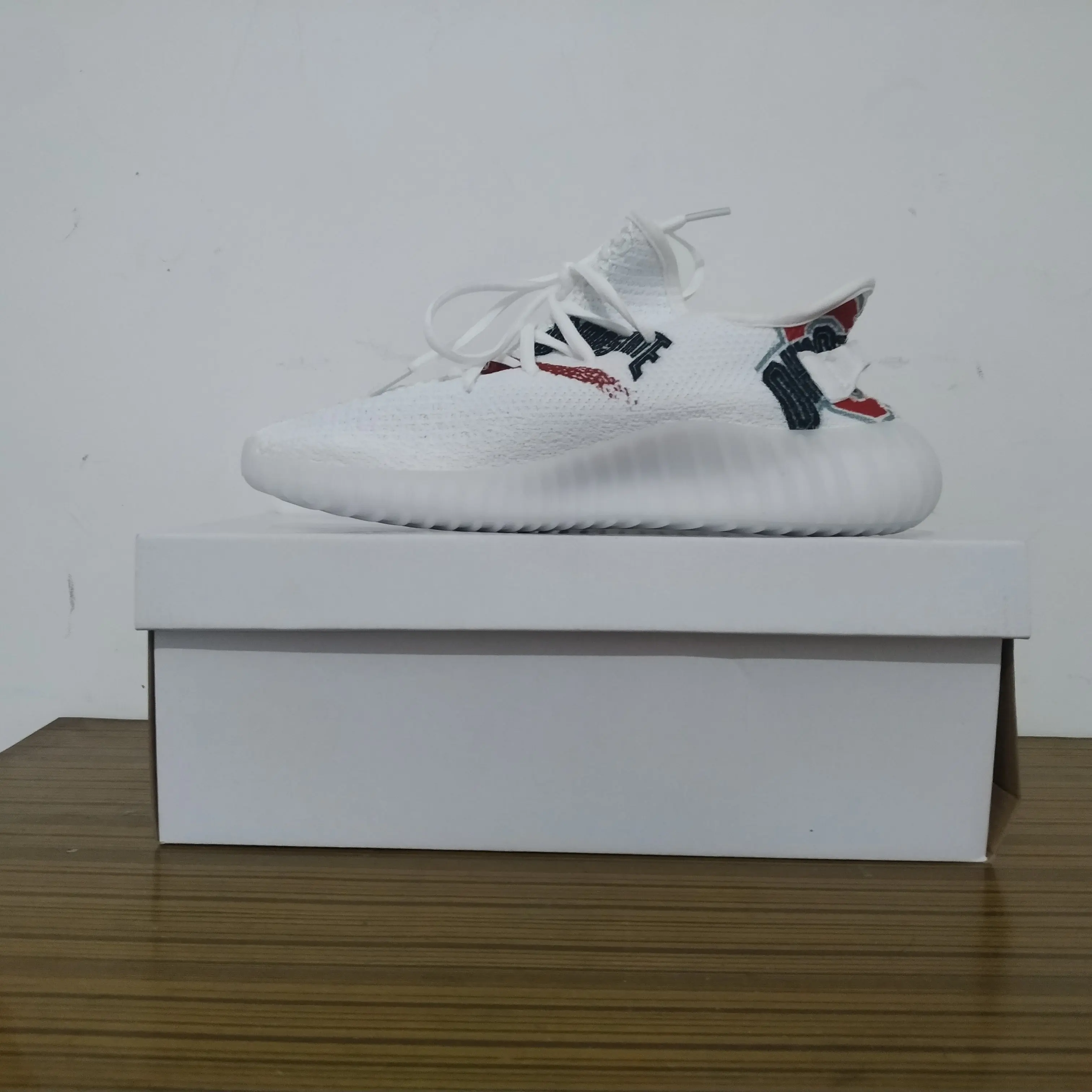 Yeezys Boost 350 V2 Мужская Спортивная дышащая повседневная обувь на заказ женские кроссовки для отдыха