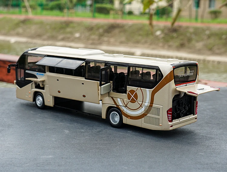 1:42 Yutong ZK6128HQB дорожный автобус туристический автобус литой под давлением модель автомобиля с небольшим подарком
