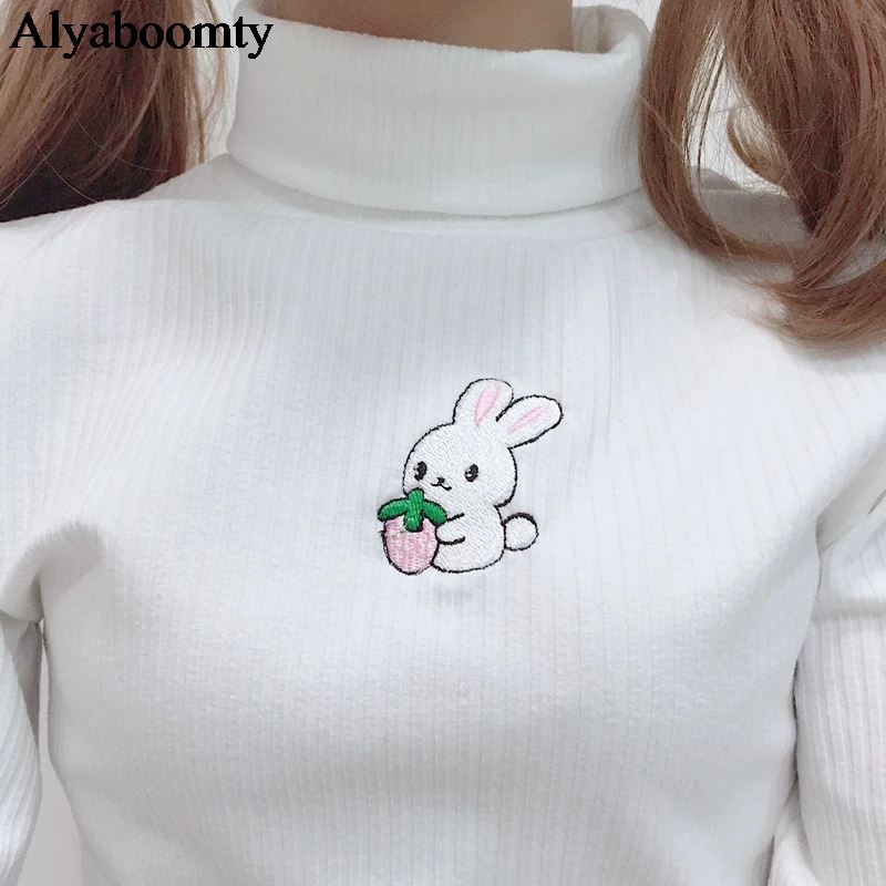 Colegial japonés estilo Otoño Invierno de las mujeres suéter cuello alto conejito bordado Jersey de punto lindo Kawaii blanco negro rosa