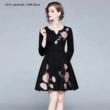 

2020 spring new temperament women's dress with embroidered waist and slim waist, slim fit and black Chinese dress