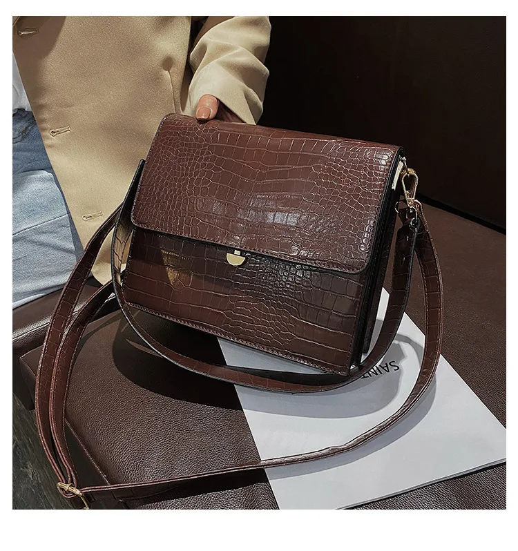 

2020 Fashion New High Quality Pu Leather Women's Famous Alligator Pattern Small Square Broadband Organ Bag