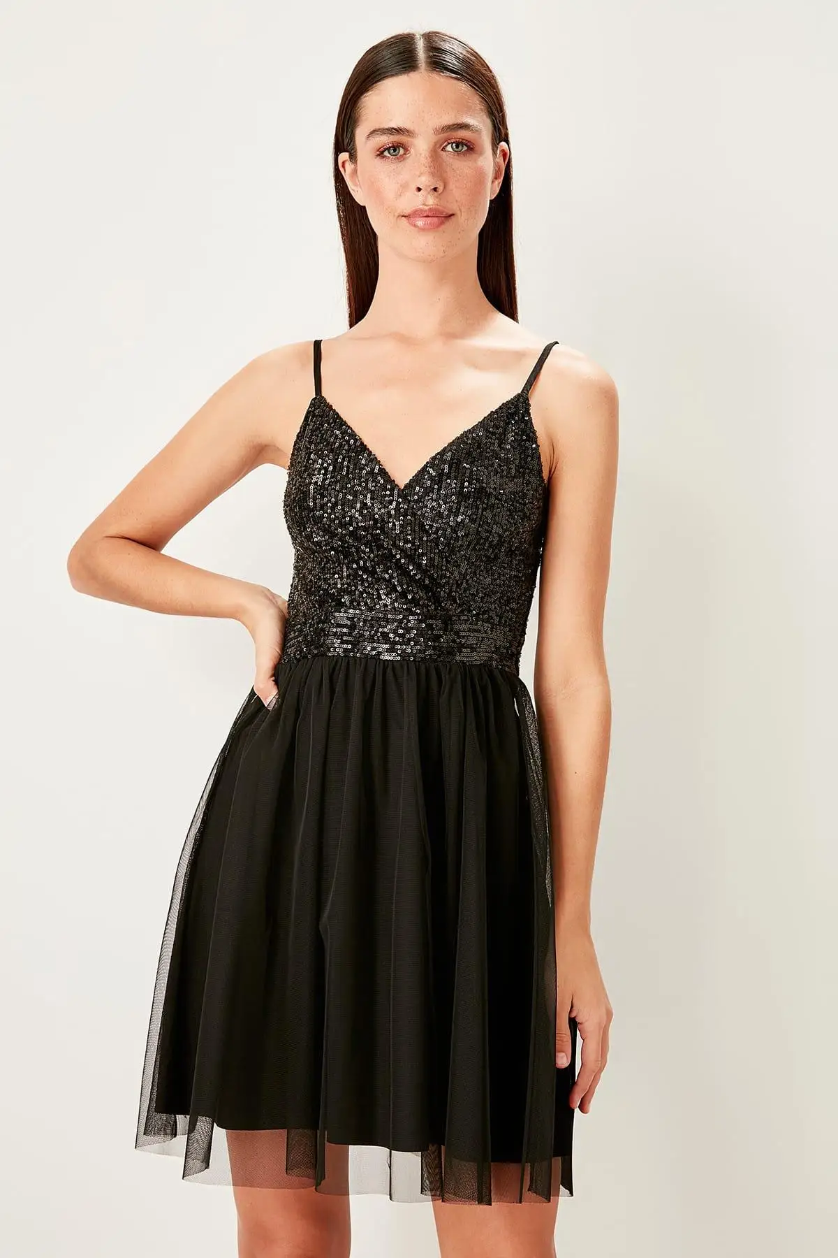 

Trendyol Black Sequined Dress TPRSS19YL0033