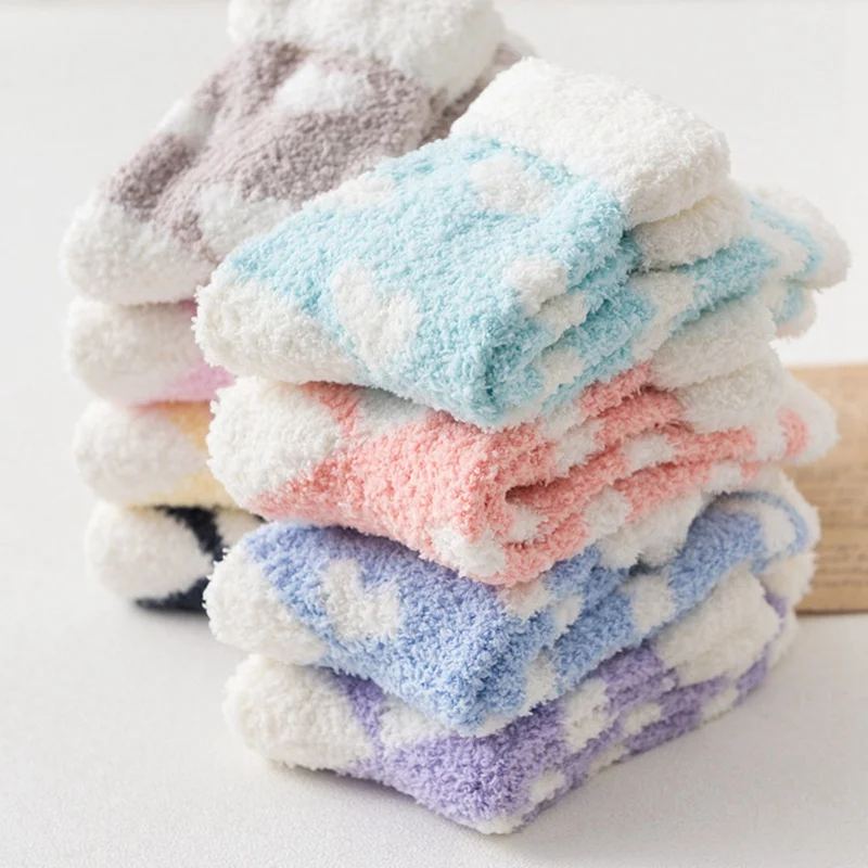 Карамельные теплые милые зимние повседневные женские носки с сердечками пушистые теплые махровые носки короткие милые хлопковые носки для женщин