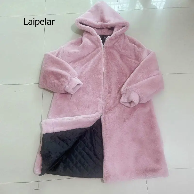 Рисунок 6 - Женская парка с капюшоном