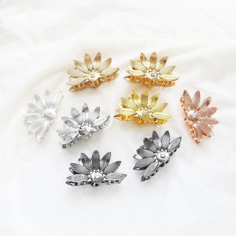 

New Vintage Luxury Pearl Hair Claw Clip Clamp Flower Alloy Large Size Hair Claws For Women Accessories Jewelry Christmas Gift