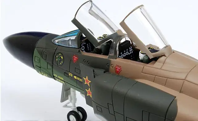 Мастер хобби Макдоннелл Дуглас F-4C Phantom II USAF 8th TFW 433-rd TFS Scat XXVII Робин Олдс Ubon 1/72 литье под давлением модель самолета