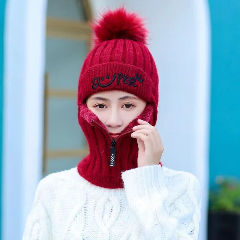 Новые толстые теплые зимние трикотажные изделия для женщин Embriodery Smile Face Beanie наушники на молнии украшения Gorro мех пом шапка с помпоном зима