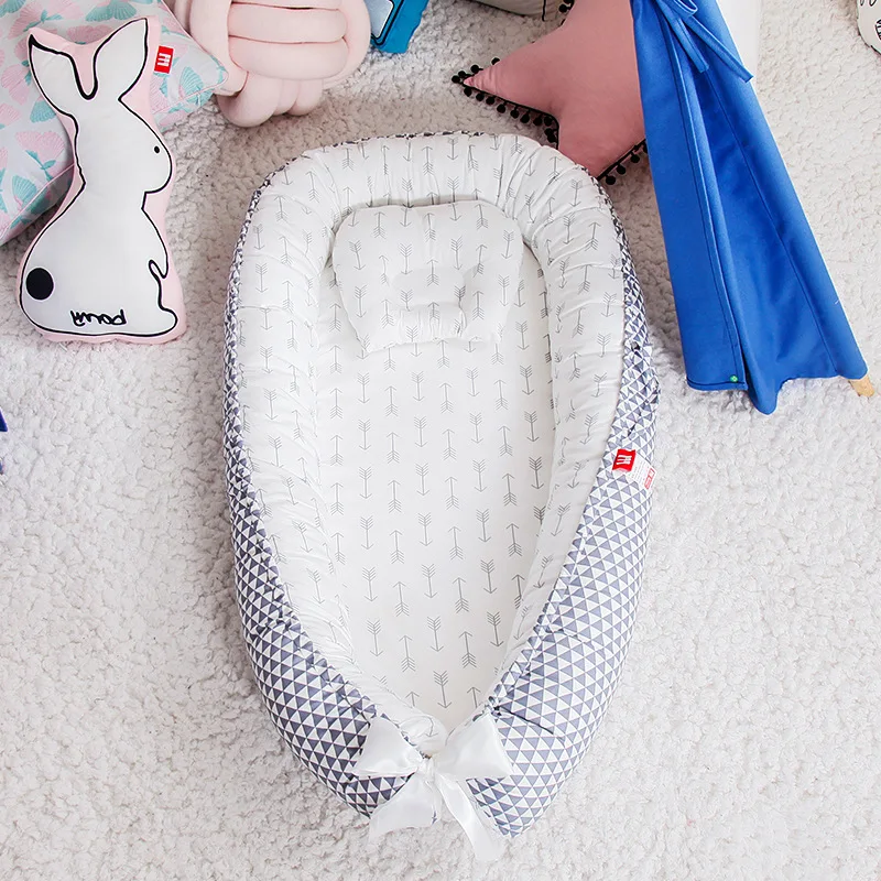 Foldable Newborn Sleeping Nest Bed with Pillow Outdoor Bassinet Baby Cot Fence Lounger Removable