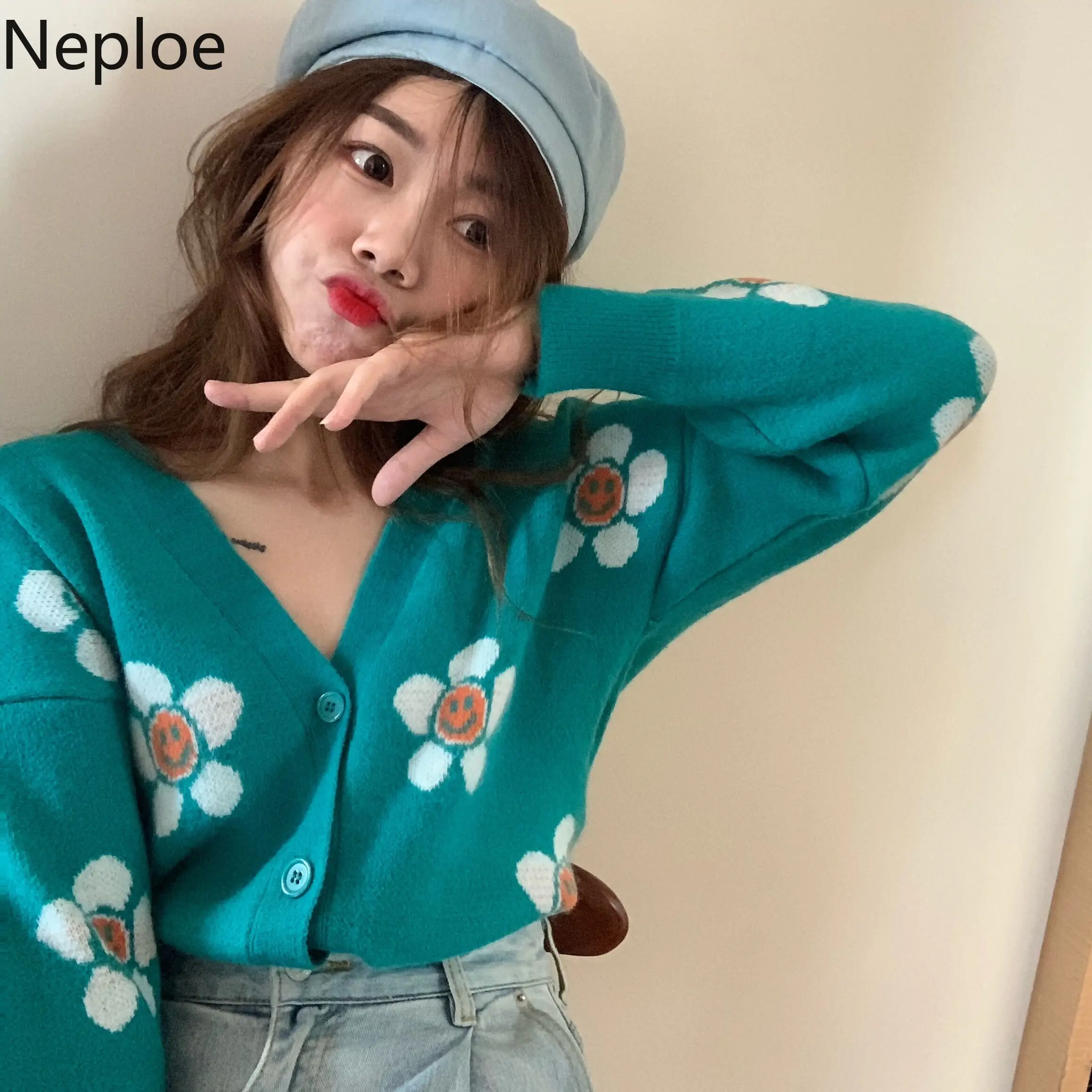 

Neploe Retro Flower Smile Face Short Knitted Cardigan 2019 Autumn Loose V-collar Long-sleeved Sweater Coat 54060