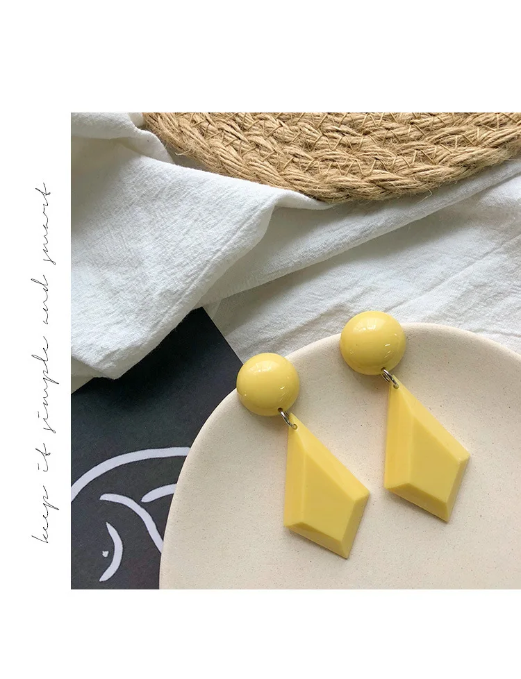 

Free Shipping Yellow Resin Geometric Cute Earrings