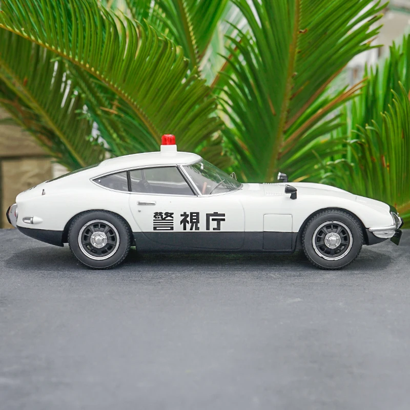 1:18 тройной 9 1967 Toyota 2000 GT глянцевые металлические красного цвета модель автомобиля с маленьким подарком