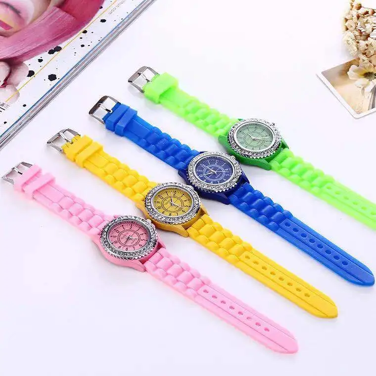 

Watch Hot Sales Geneva Silica Gel Jelly High School Students Watch Fashion Full of Crystals Watch Style Versatile