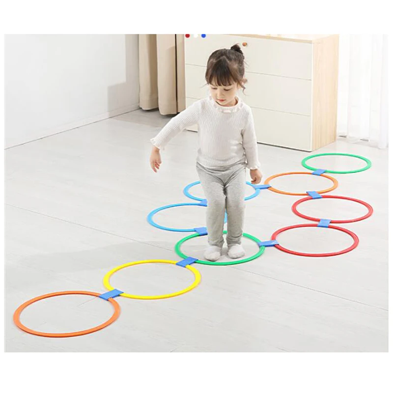 Набор колец Hopscotch с 10 обручами и разъемами для детских игрушек Сенсорные игры