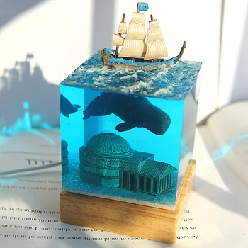 

[TOP] Handicraft marine ornaments sea ship whale fish tank night light Resin crystal car ornament home desk Decoration model