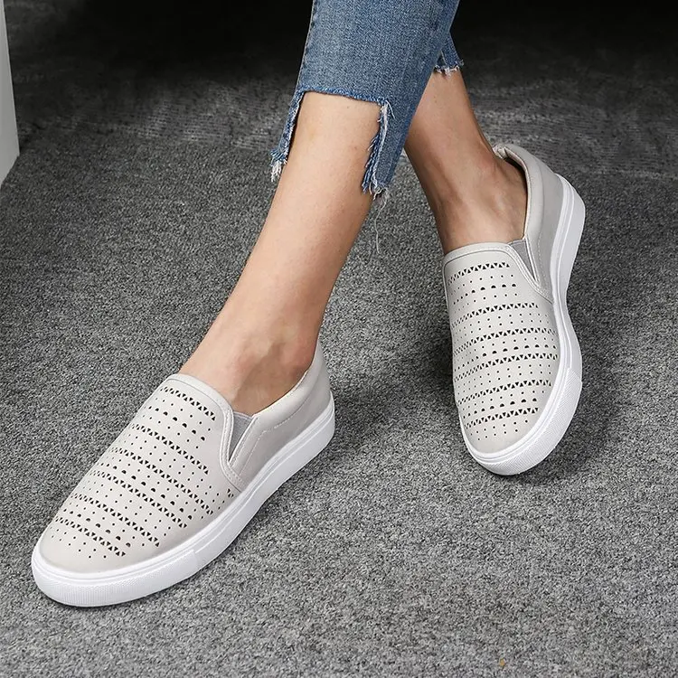 

35-43 Yards New Style Flat Slip-on Loafers Women's Hollow out Breathable Fisherman Shoes Large Size