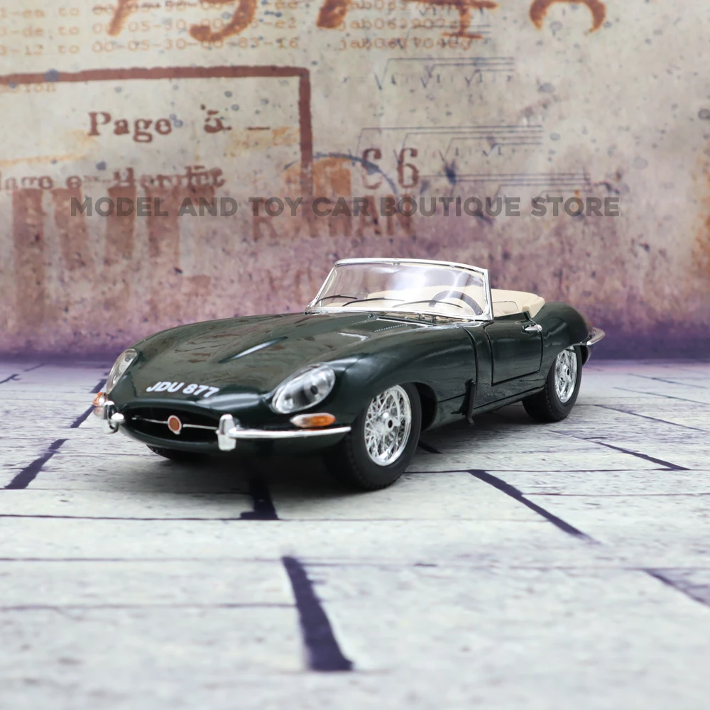 Коллекция 1/18 года, модель Jaguar E-type кабриолета Bburago 12046, литые модели автомобилей, игрушки для мальчиков и девочек, подарки