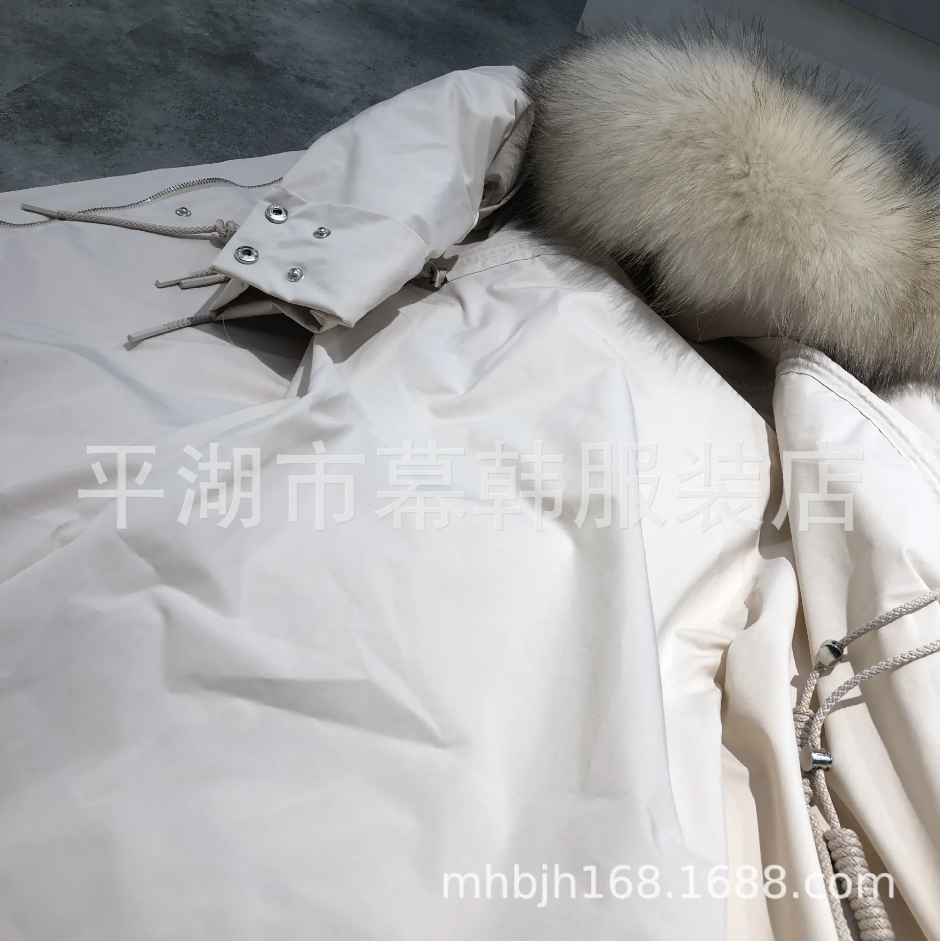 Стиль корейско-Стиль кулиска на талии облегающие не продуваемые куртки-парки пуховая куртка Для женщин белый гусиный пух, Сапоги выше колена с капюшоном D
