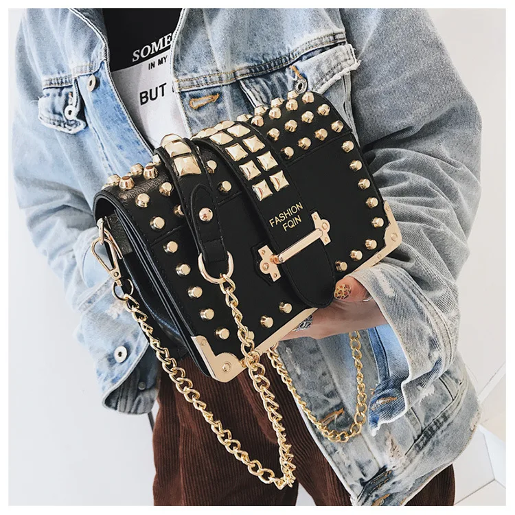 Женская сумка с заклепками, новинка, роскошная дизайнерская модная сумка-мессенджер, маленькая квадратная сумка через плечо, брендовая сумка на плечо