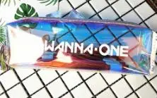 WANNA ONE Kpop чехол для карандашей GOT7 TWICE EXO Seventeen разноцветный Радужный лазерный чехол для карандашей ПВХ сумка для канцелярских принадлежностей Милая коробка для карандашей - Цвет: WANNA ONE