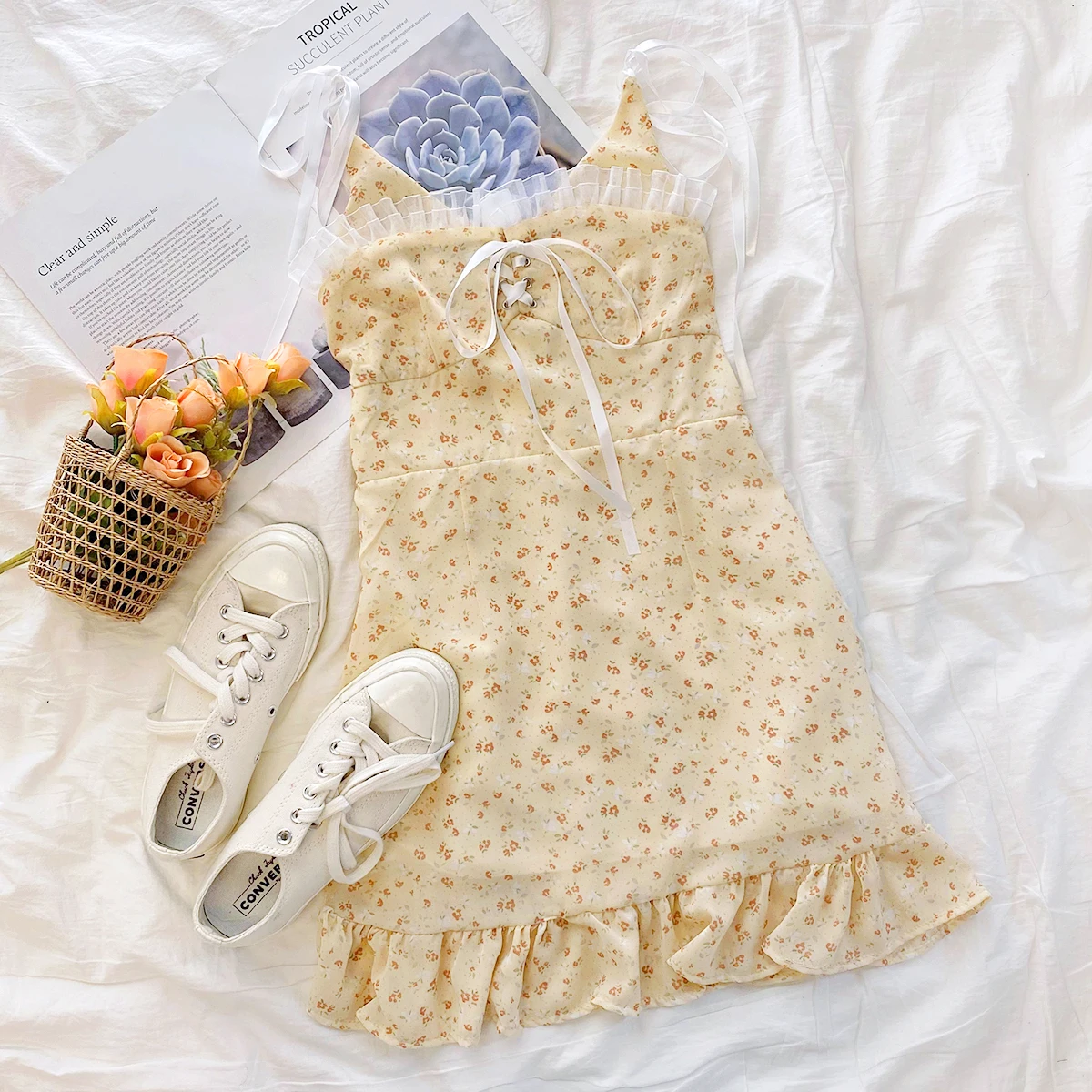 

Sweet Floral Lace Design Strap Summer Sexy Slim Dress