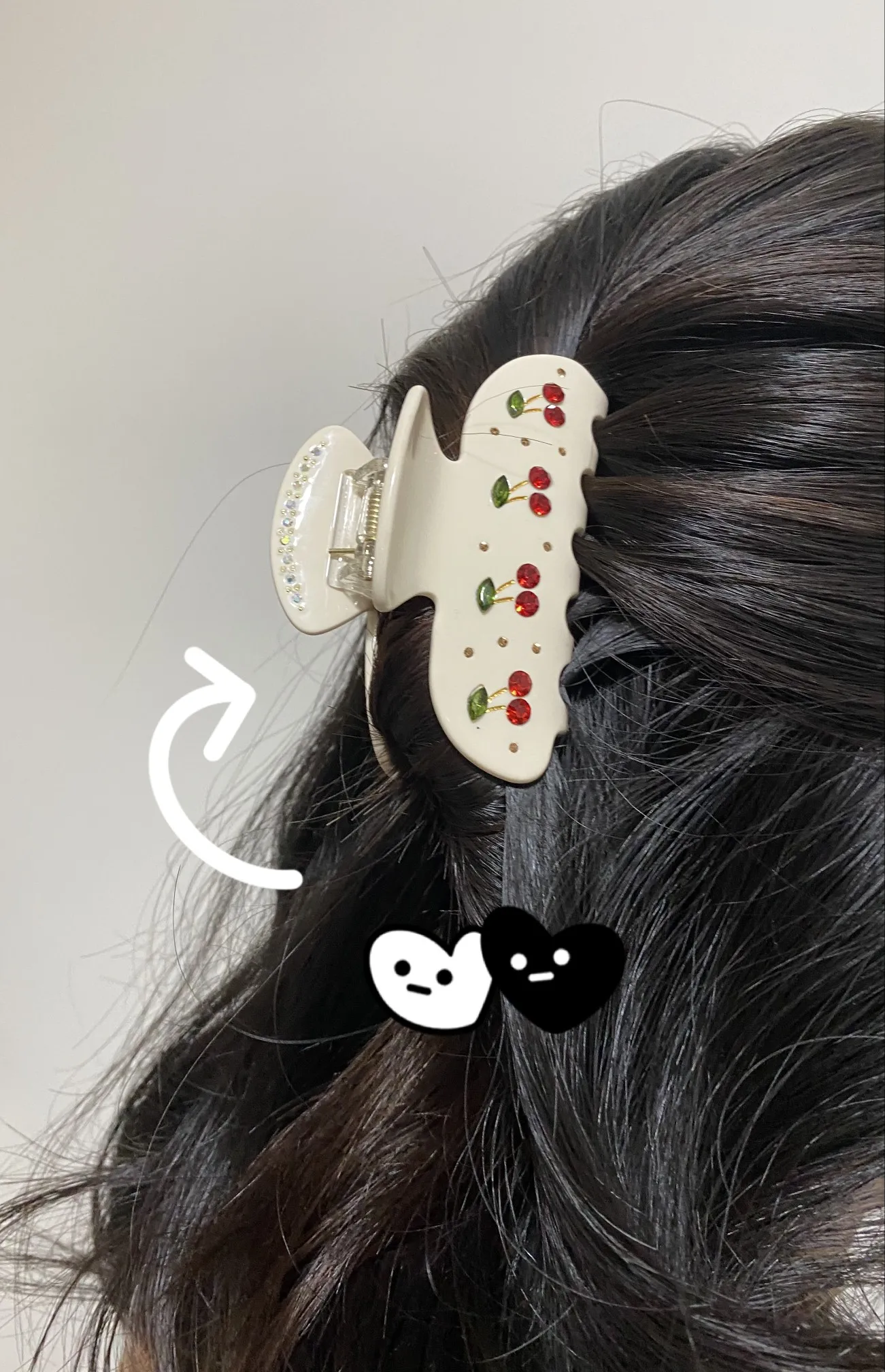 HUANZHI 2021 Vintage Romantic Rhinestone Cherry  Hair Clip Claws Hairpin Headwear for Women Acryl Accessori Hair Accessories bow hair clip