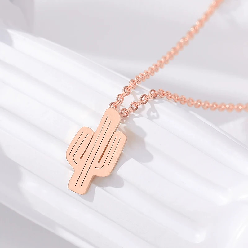 V привлечь 2017 Desert Jewelry Нержавеющая сталь Кактус Шарм Цепочки и ожерелья Подвески