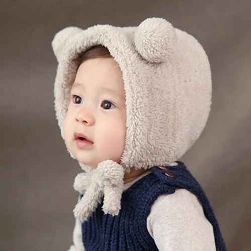 Hylidge милый плюшевый медведь шапочки для новорожденных Детские шапки с помпонами флисовые Зимние теплые детские наушники шапки для маленьких девочек - Цвет: Beige