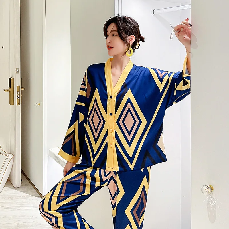 Рисунок 4 - Женский пижамный комплект