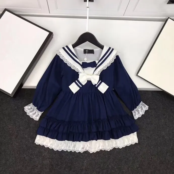 

New autumn/winter 2019 models for girls in Europe and America Navy lace bow with long sleeves Parent-child outfit dress