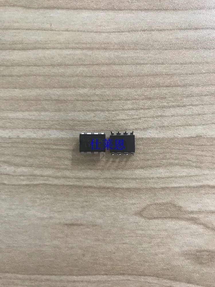 LY2117 DVD мощности с ШИМ контроллер питания чип DIP-8 pin DIP новый оригинальный |