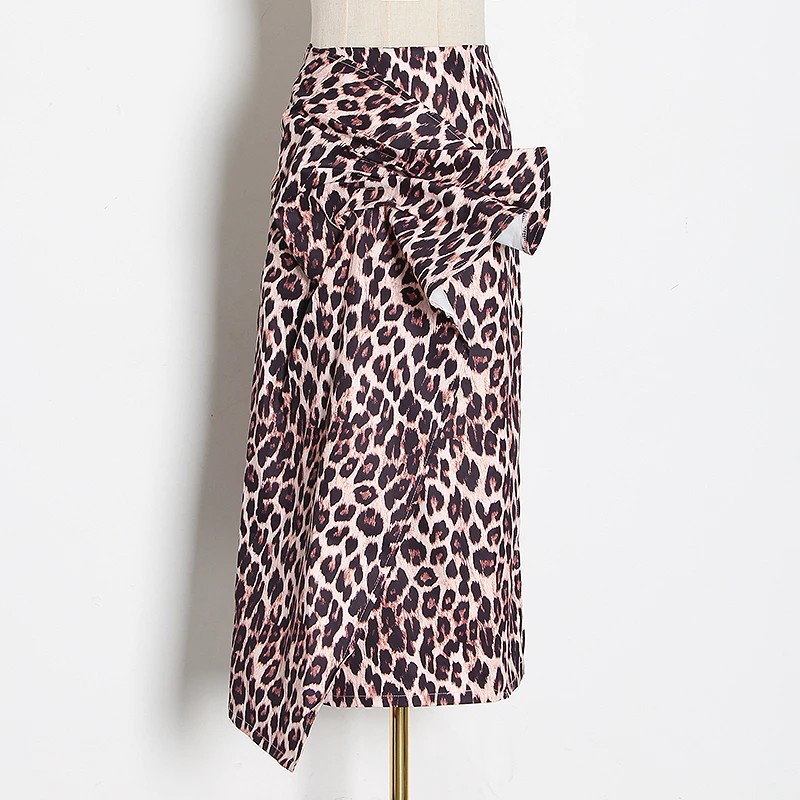 TWOTWINSTYLE Асимметричная леопардовая Женская юбка с высокой талией, с разрезом по бокам, с рюшами, нерегулярные юбки для женской одежды, модная новинка - Цвет: coffee leopard