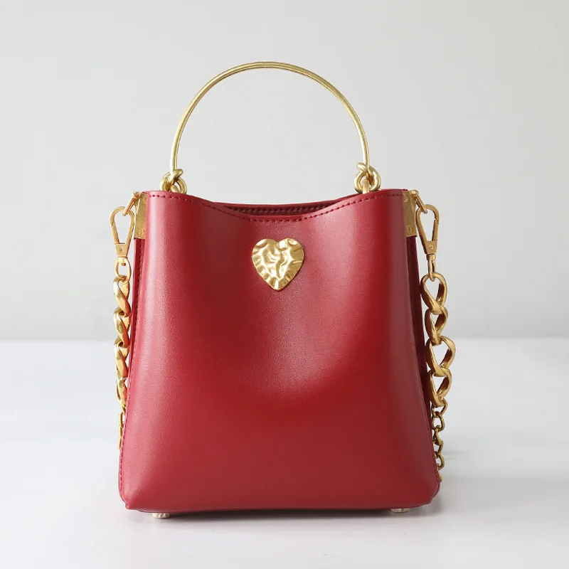 Korean-style Genuine Leather Heart Bucket Bag Large Capacity WOMEN'S Red Marriage Bag Net Red 2019 New Style Bride Handbag Korean-style Genuine Leather Heart Bucket Bag Large Capacity WOMEN'S Red Marriage Bag Net Red 2019 New Style Bride Handbag