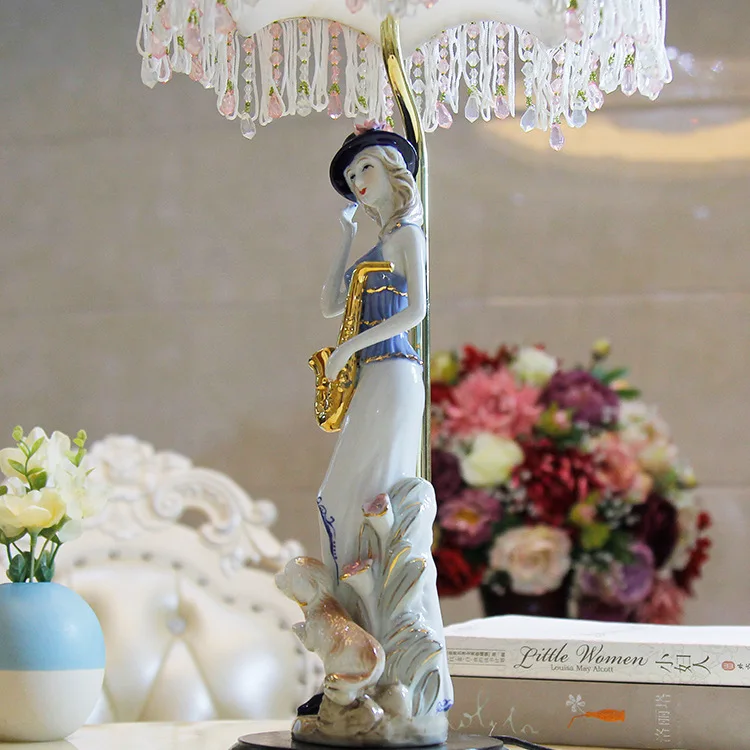 

blue and white porcelain Western women's Saxophone American style furniture ornaments