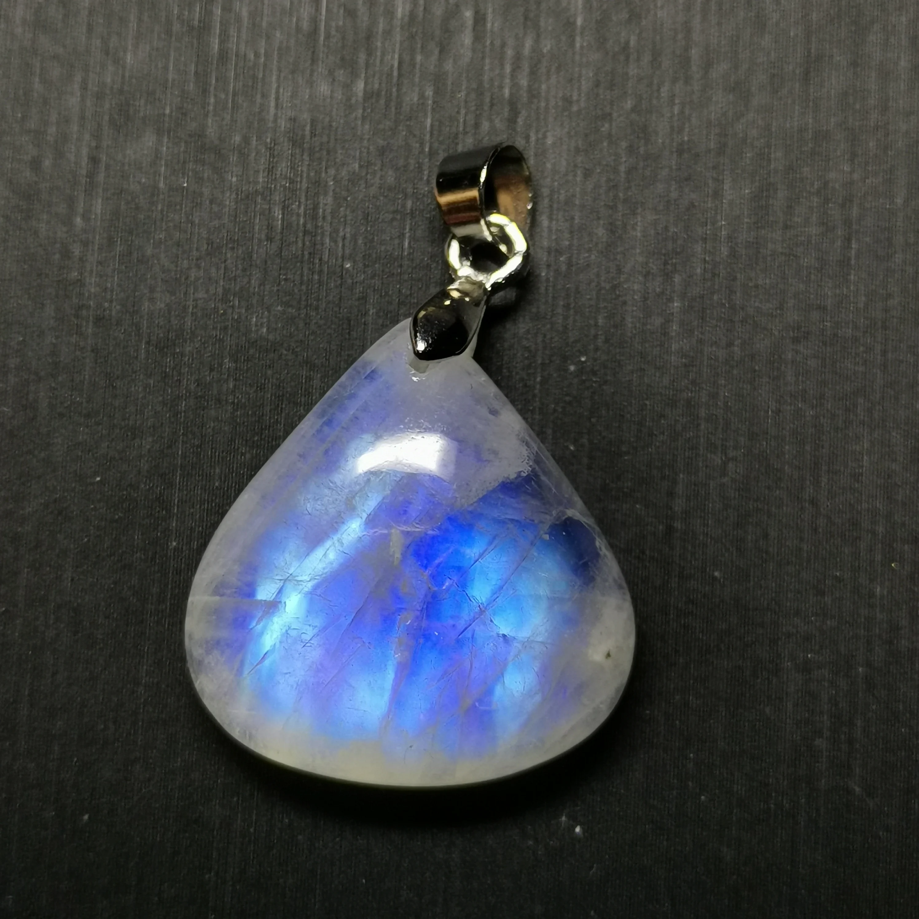 

Natural Blue Light Moonstone Gemstone Women Pendant 20x19x7mm Oval Crystal Moonstone Necklace Jewelry AAAA