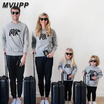

2020 Spring Family Matching Clothes Cartoon Bear Round Neck Pullover Hoody One Piece Matching Outfits Ropa Americana Hombre