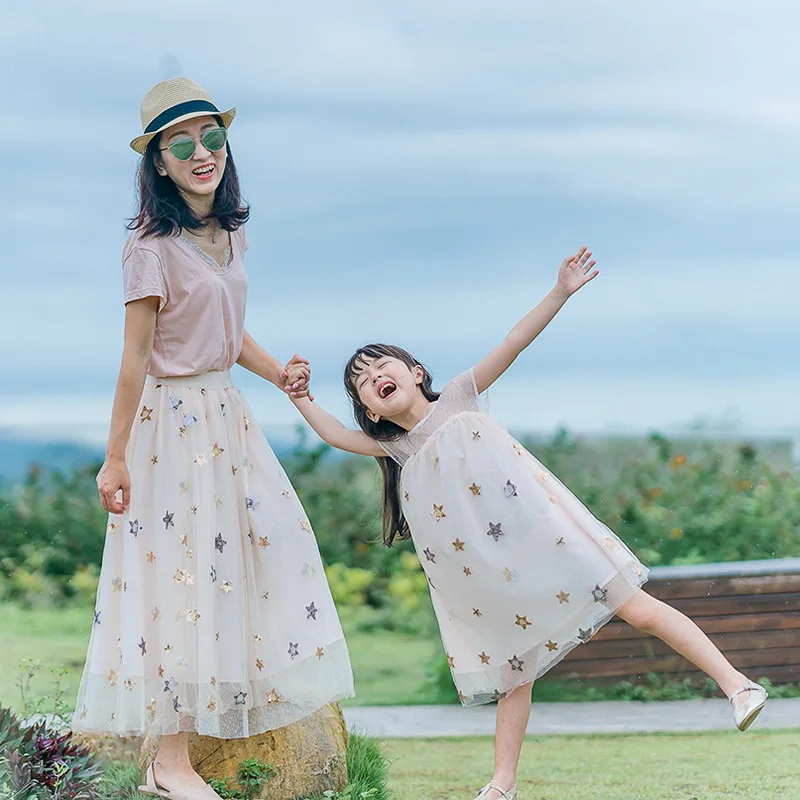 Retail Embroidery Flower Star Mother and Daughter Dress Summer Family Matching Mother Skirt Daught Dress Family Clothing E1