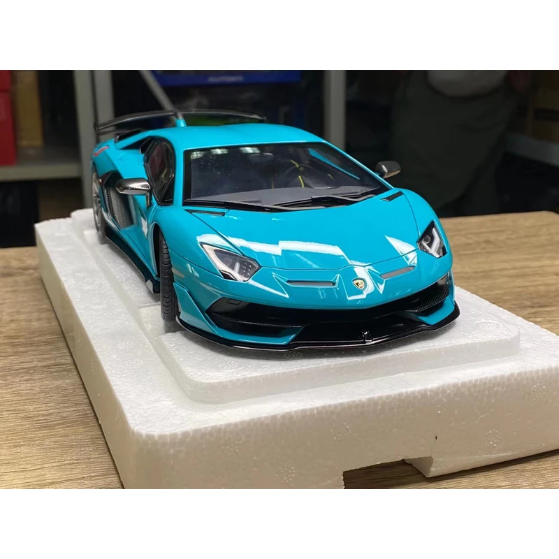 Автомобильная модель из смолы Autoart 1:18 Lamborghini шатендор SVJ для украшения и подарка |