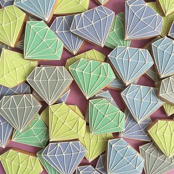 

Diamond Stainless Steel Biscuit Pastry Cookie Cutter Cake Baking Mold DIY Pastry Sugar Fondant Decorating Mould