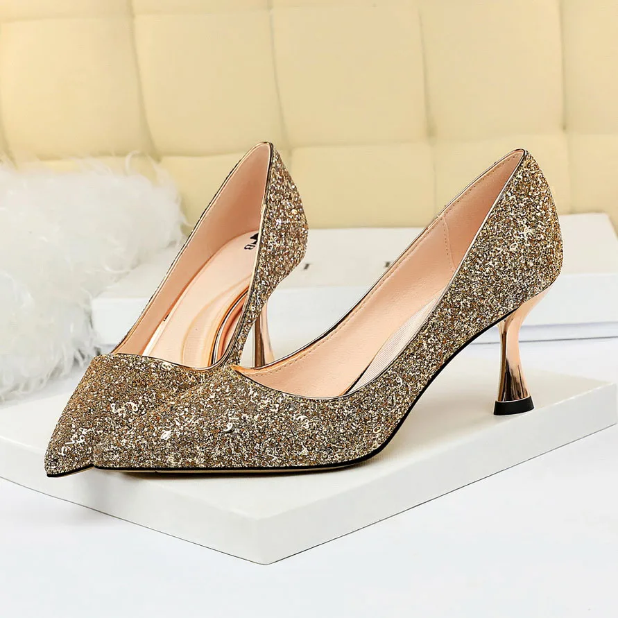 Женские блестящие туфли-лодочки на высоком каблуке 7 см женские свадебные туфли на низком каблуке с острым носком синего цвета; большой размер 43 - Цвет: Золотой