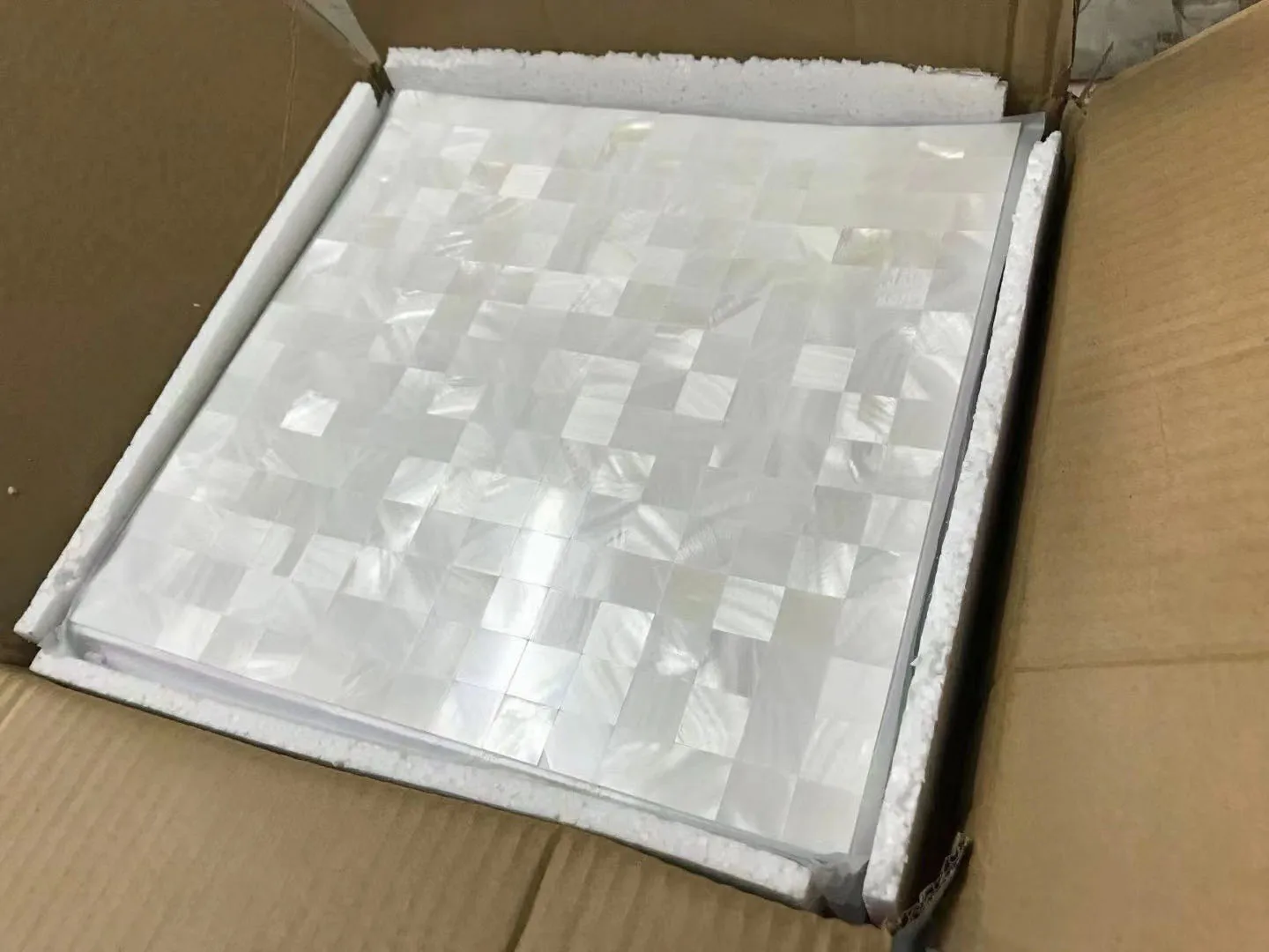 

Self-Adhesive 3D Art Seamless White Shell Mosaic Tiles Mother of Pearl Wall Brick for Kitchen Backsplashes Bathroom Wall Decor