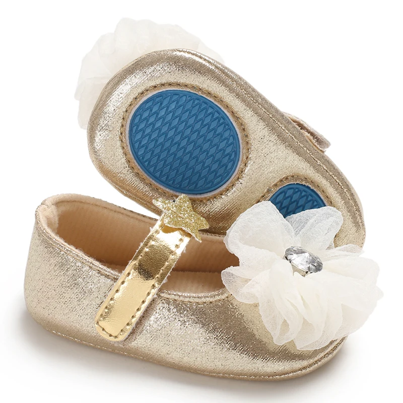 Обувь для новорожденных малышей; обувь для маленьких девочек; обувь для малышей; обувь принцессы с кружевным цветком и бантом; блестящие золотые Мокасины с резиновой подошвой для малышей