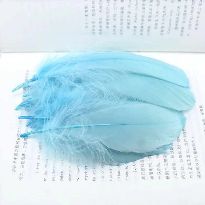 Light blue Высокое качество 24 шт Черный цвет гусиные перья для рукоделия ювелирных изделий 13-18 см Сделай Сам натуральные перья вечерние украшения для дома - Цвет: Light blue