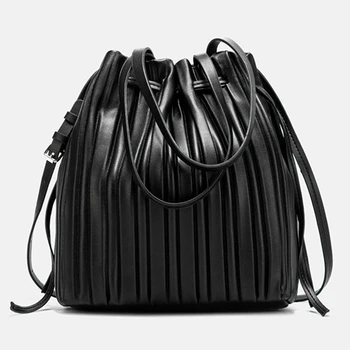 

Vintage Tassel Crossbody Bucket Bag Luxury Woman Bag Female Shoulder HandbagsTravel Drawstring Messenger Crossbody Bags Sac Main