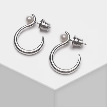 

Amorita boutique Fashion hook stud earrings
