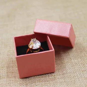 

2018 New Kraft Ring Box High Quality 20 Pcs /Lot Kraft /White /Blue /Black Custom Logo Cost Extra DIY Inside Sponge RingBox