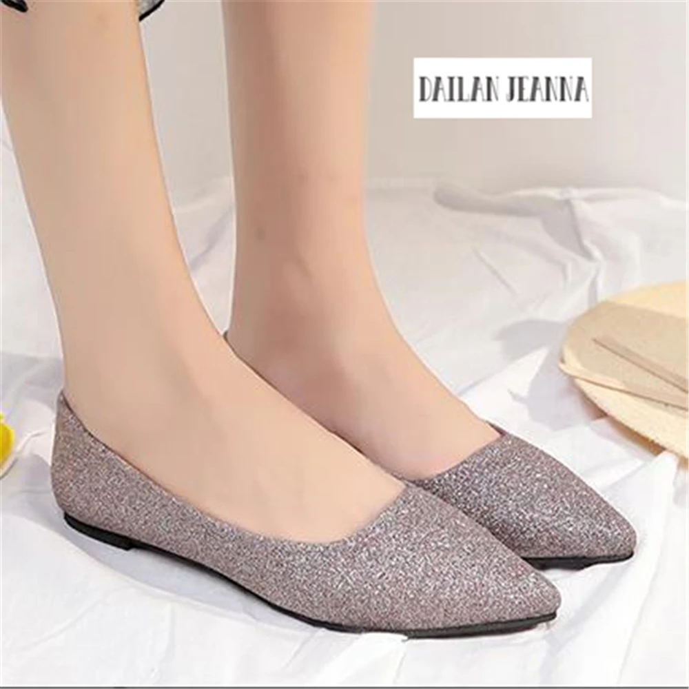 

Women's shoes 2018 European style new version shallow flat shoes, pointed s golden silver sequins and bridesmaid student shoes.